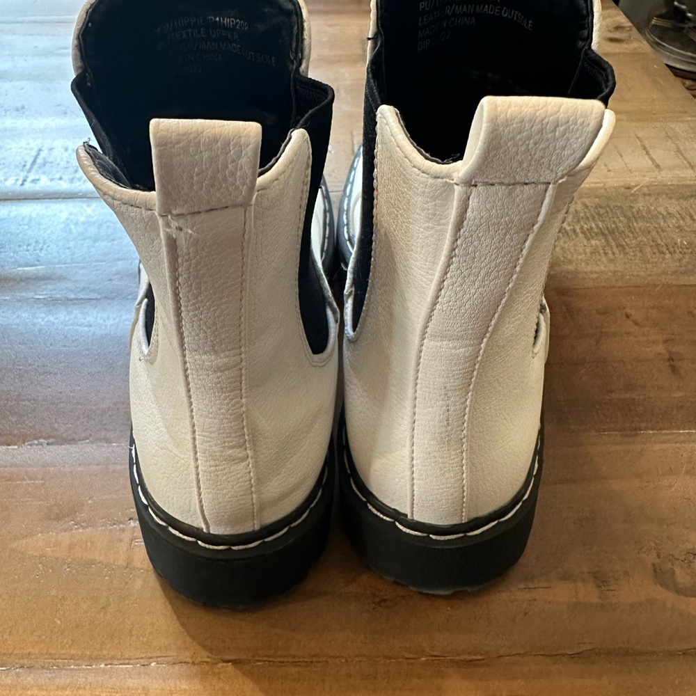 White Chelsea Boots - Picture 9 of 11